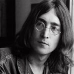 Les compagnons de john lennon sur la photo emblématique : le vrai duo derrière le mythe