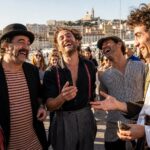 Les humoristes marseillais : qui fait rire la france et pourquoi leur scène intrigue