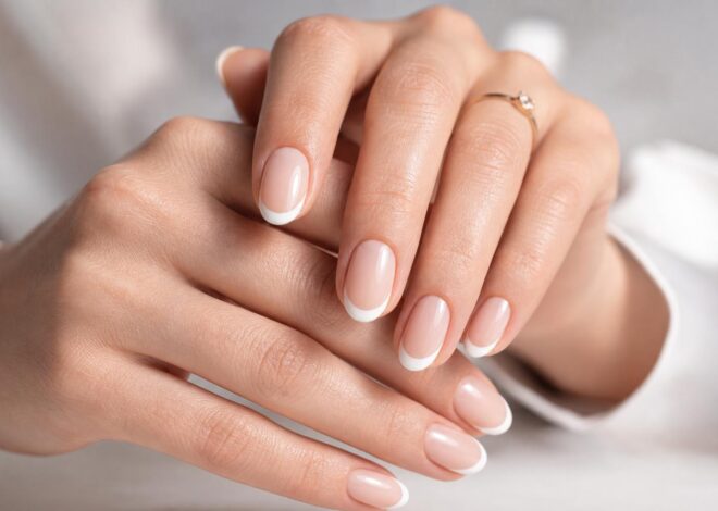 Motifs d&rsquo;ongles faciles à dessiner chez soi : idées nettes pour débuter sans stress