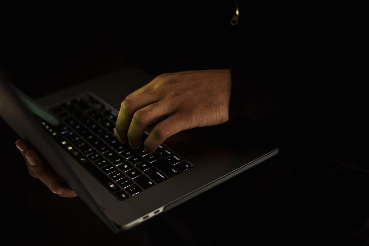 back black décryptage noir devient il