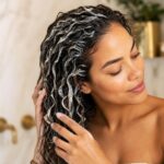 Cheveux crépus : recettes et soins pour nourrir sans alourdir, hydrater durablement