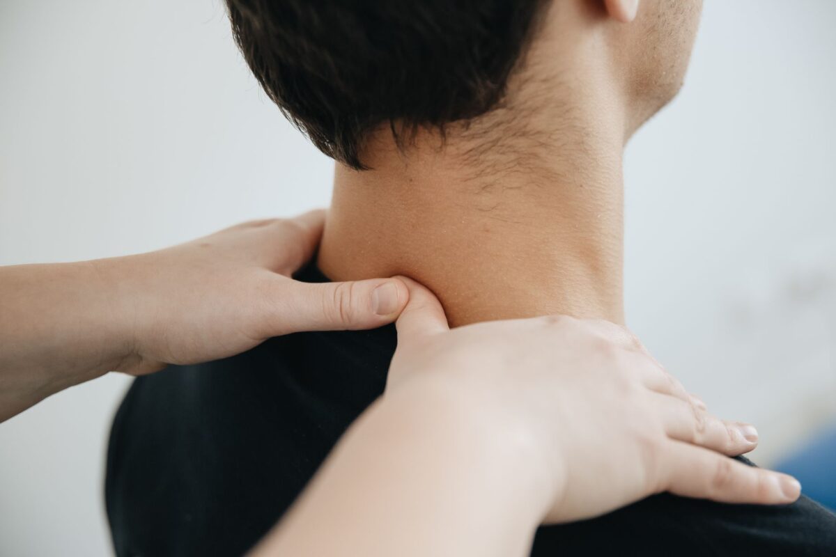 ostéopathie douce toucher rôles jouent fascias